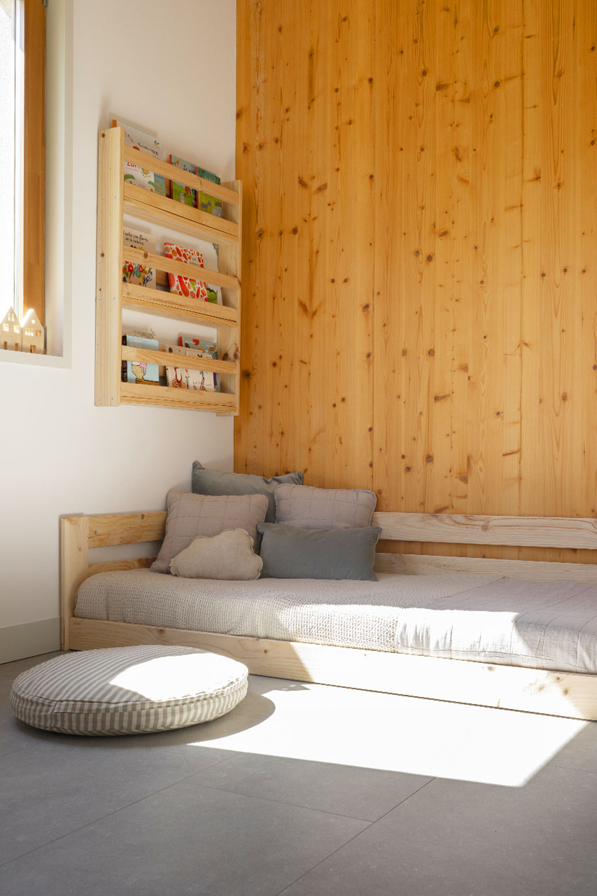 Imagen de ambiente 5 para:Cama infantil de 105 montessori de madera maciza de pino